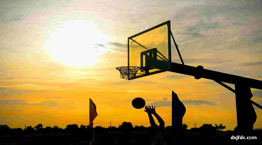 【低调看球网】NBA直播|足球直播|JRS直播吧|低调看直播